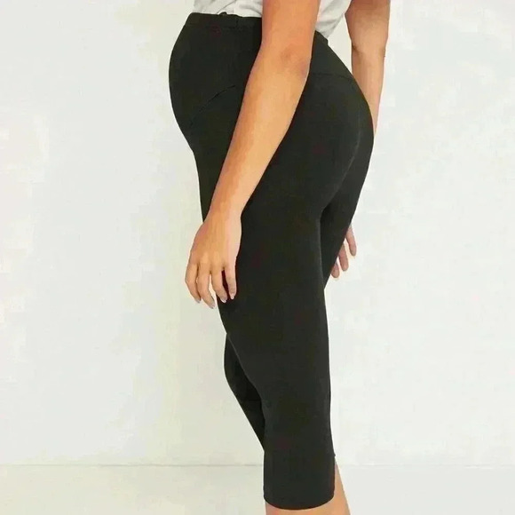 Black Maternity Adjustable Waist Capri Leggings - Picture 2 of 5